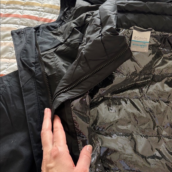 Columbia Men's Black Interchange Ski Jacket - Picture 6 of 8